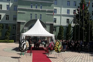 Погибли от российского удара: в Одессе простились с проректором МГУ Борисом Васильевым и собакой Кетти