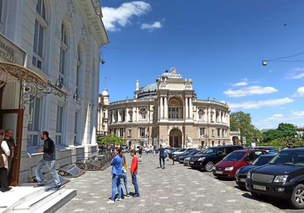 Спектакль "Бельведер" и концерт LAUD: куда пойти в Одессе на следующей неделе