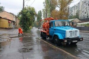В Одессе из-за непогоды полностью затопило некоторые улицы, не курсируют несколько трамваев (обновлено)