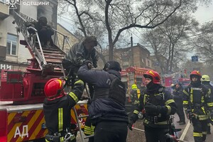 В Одессе горела квартира на Троицкой: пострадали три человека