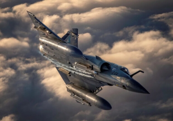 Украина получила первые французские истребители Mirage 2000: чем они круты