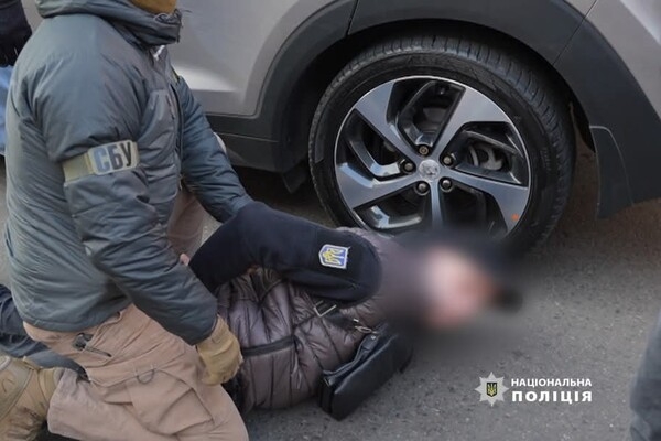 Военнослужащие из Одессы за взятку "помогали" мужчинам избегать фронта