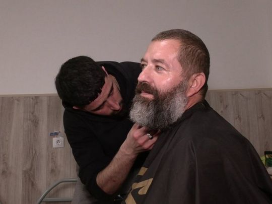 «Плануємо навіть коктейль-паті — безалкогольне, звісно, але з настроєм!»: як молода пара барберів дарує позитивні емоції пораненим захисникам
