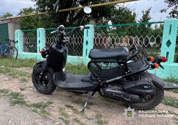 В Одесской области мужчина угнал скутер и авто: его остановил забор, а задержали — соседи В Одесской области мужчина угнал скутер и авто: его остановил забор, а задержали — соседи