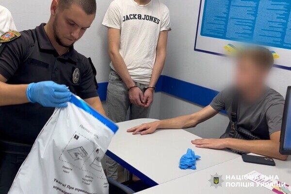 В Одесской области молодой человек пытался уничтожить здание военкомата: подробности В Одесской области молодой человек пытался уничтожить здание военкомата: подробности