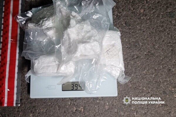 Кокаин в багажнике и домашняя плантация конопли: в Одессе разоблачили наркодельца