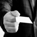Гроші під загрозою: пенсіонерам можуть заблокують картки і відрізати від виплат