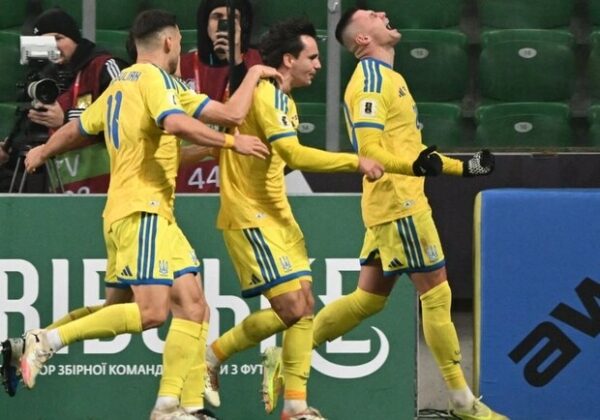 Сборная Украины одолела Исландию и вышла в плей-офф чемпионата мира по футболу