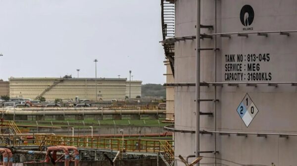 Крупнейший индийский конгломерат прекращает импорт российской нефти
