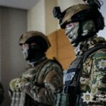 Організували масштабну шахрайську фінансову біржу: слідчі поліції повідомили про підозру учасникам організованої злочинної групи