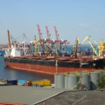 В Одесской области россияне атаковали два гражданских судна: погиб иностранец и есть пострадавшие