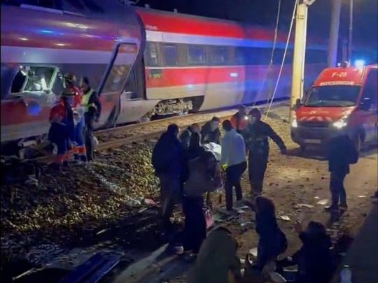 Трагедія в&nbsp;Іспанії: зіткнення двох швидкісних потягів забрало життя понад 20 людей (фото, відео)