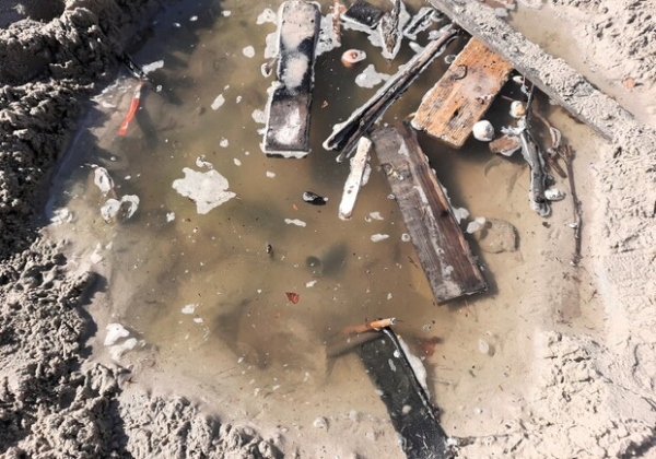 Загрязнение на пляже "Чайка" в Одессе: в море несколько месяцев стекали стоковые воды