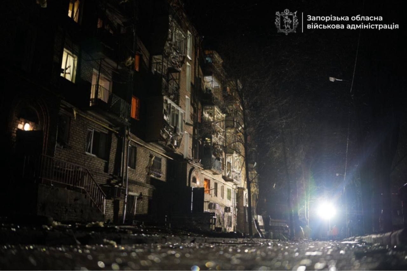 Вночі росіяни відзначили річницю вторгнення в&nbsp;Україну масованим ударом по&nbsp;Запоріжжю (фото, відео)