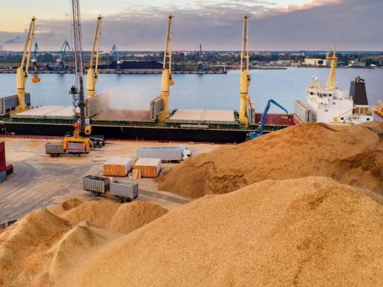 Збитки та&nbsp;зірвані контракти: як&nbsp;зимові атаки на&nbsp;інфраструктуру вдарили по&nbsp;українському експорту