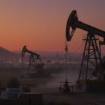 Нафтові гойдалки: ціни знову підскочили через загрозу зриву перемир’я з Іраном