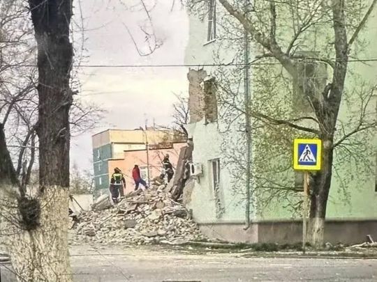 У&nbsp;росії дрони атакували Сизрань: людей витягують з-під завалів (відео)