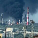 Українські безпілотники підпалили НПЗ у Сизрані (відео)