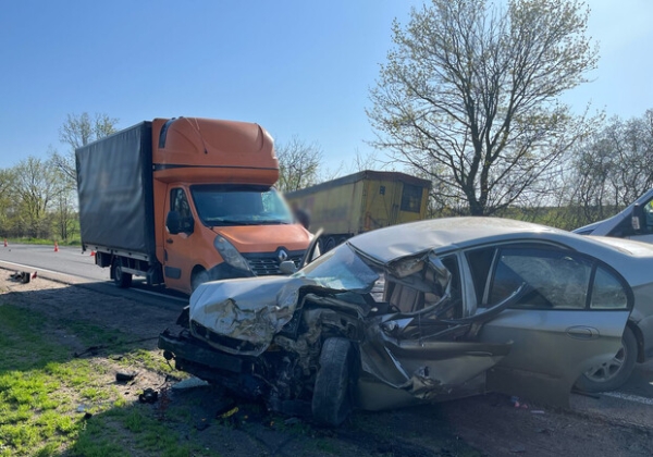 В Одесской области легковушка врезалась в фуру: погибла женщина