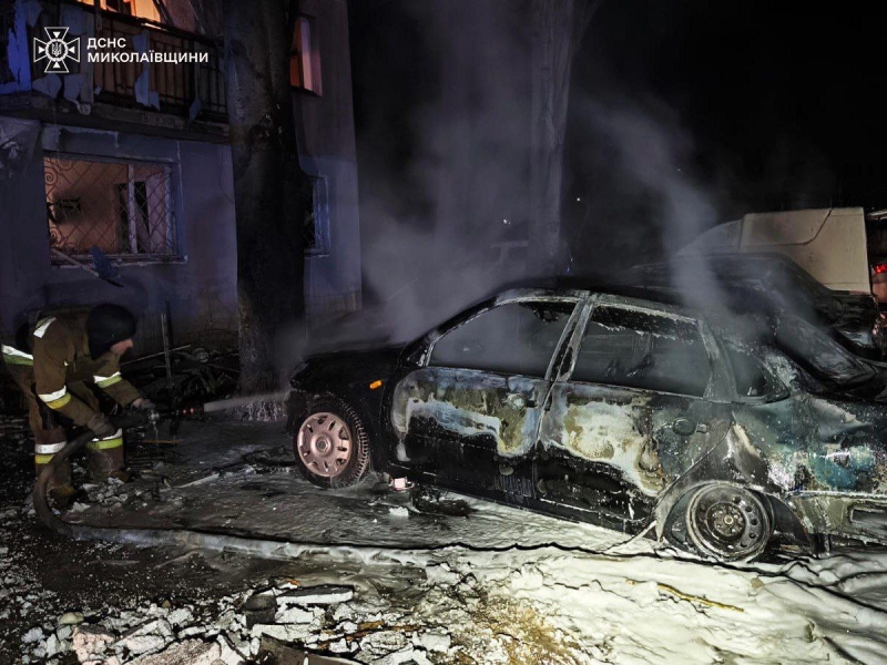 Горіли будинки та&nbsp;автомобілі: вночі &laquo;Шахеди&raquo; атакували Київ та&nbsp;Миколаїв, є&nbsp;постраждалі (фото)